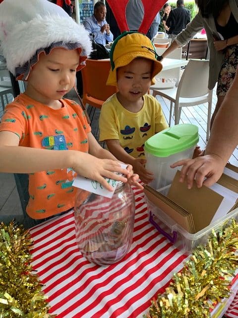 children raising money for Australian farmers